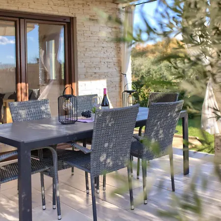 Amorea Kuca Sa Privatnim Bazenom I Vrtom, Segotici, Istra Krnica