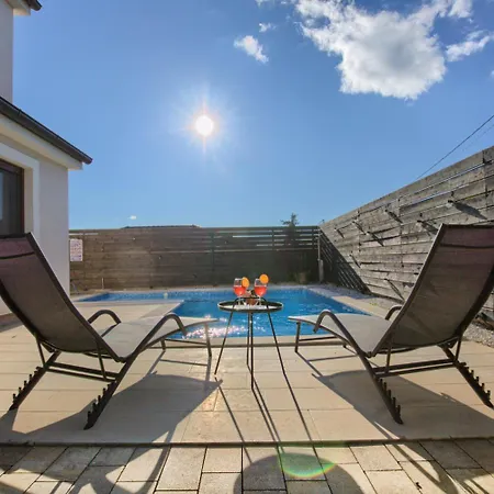 Amorea Kuca Sa Privatnim Bazenom I Vrtom, Segotici, Istra * Krnica
