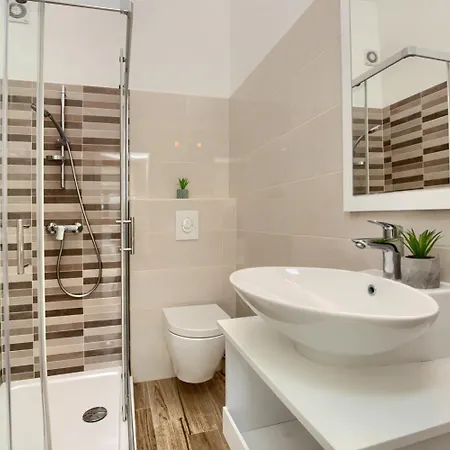 Holiday home Amorea Kuca Sa Privatnim Bazenom I Vrtom, Segotici, Istra