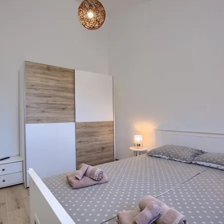 Amorea Kuca Sa Privatnim Bazenom I Vrtom, Segotici, Istra *